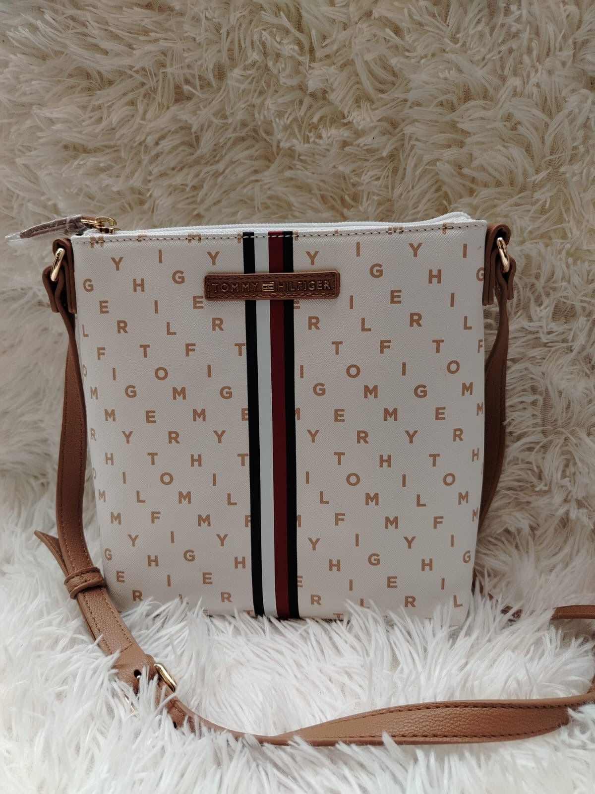 Crossbody Tommy