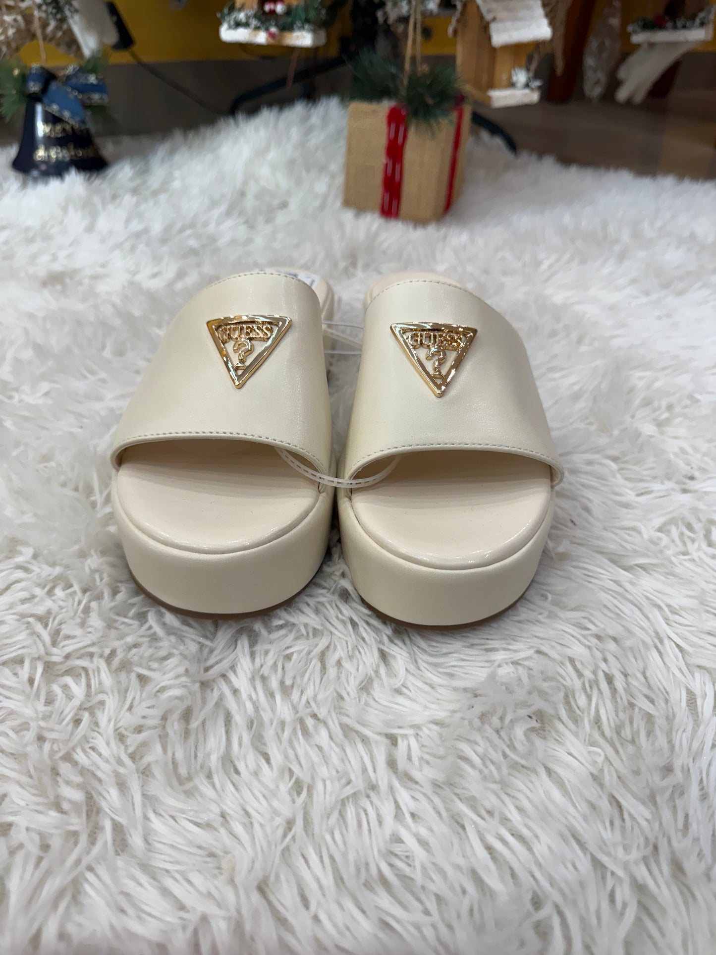 Sandalias Guess Crema