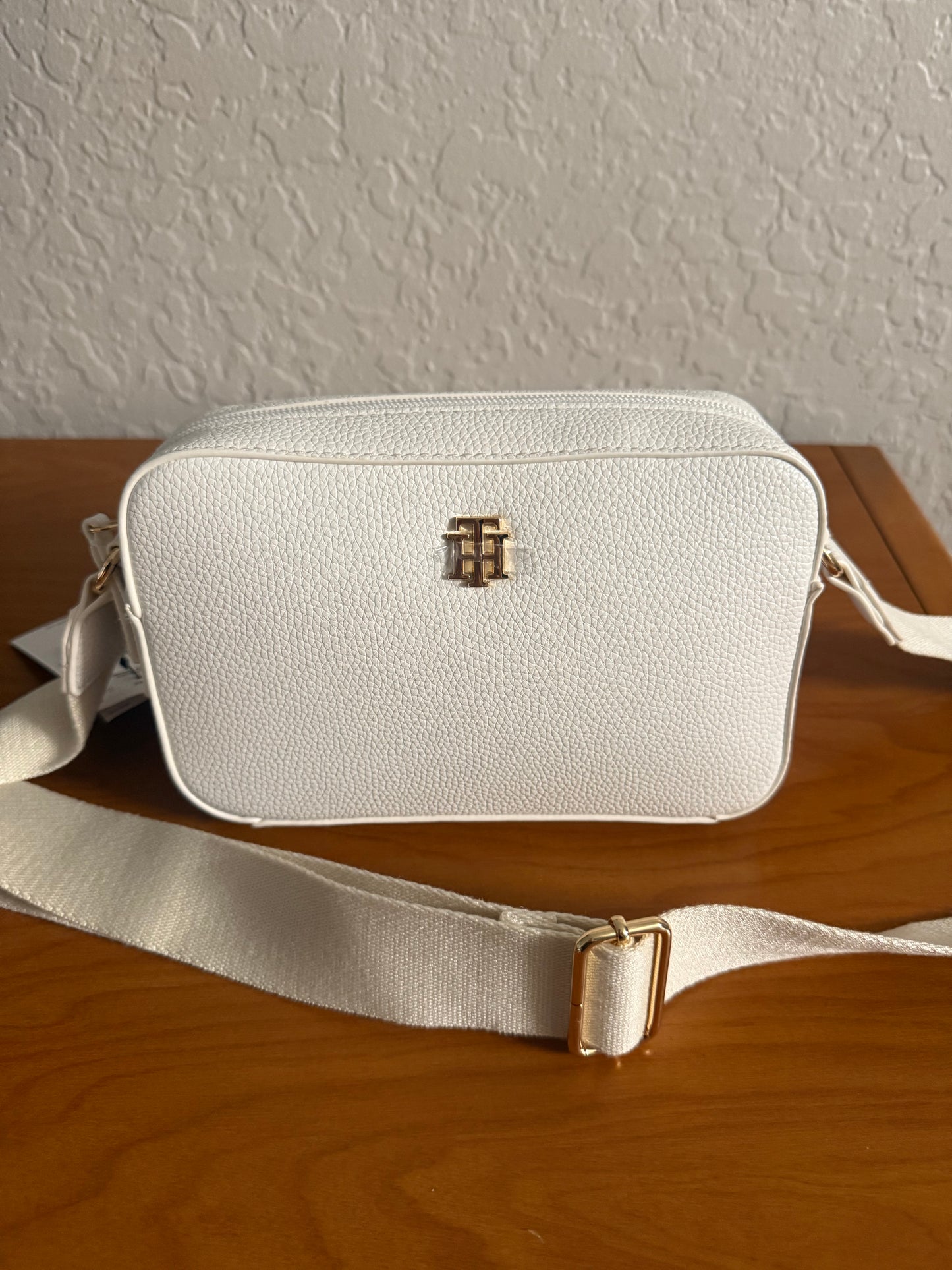 Crossbody Tommy