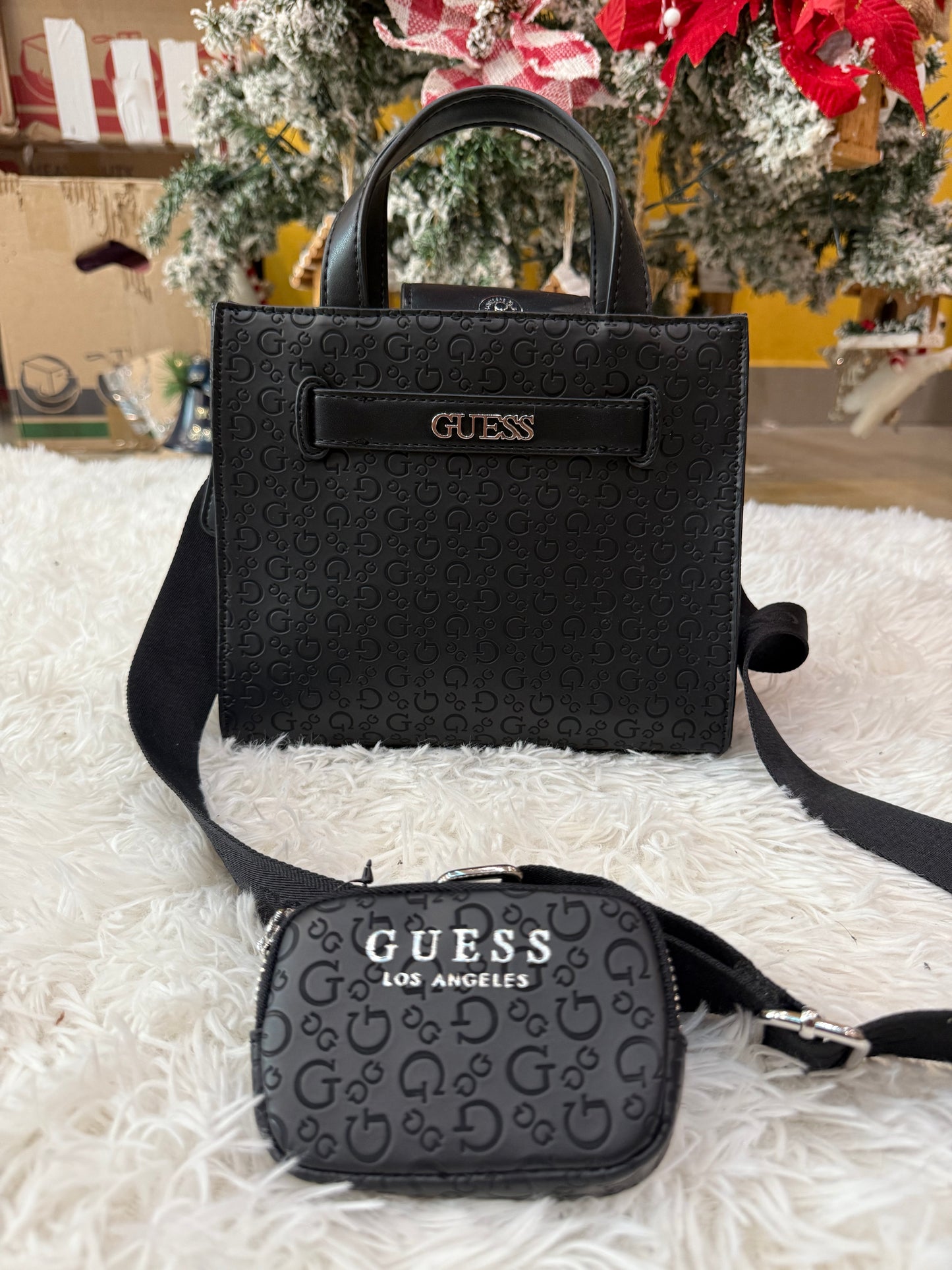 Mini tote Guess