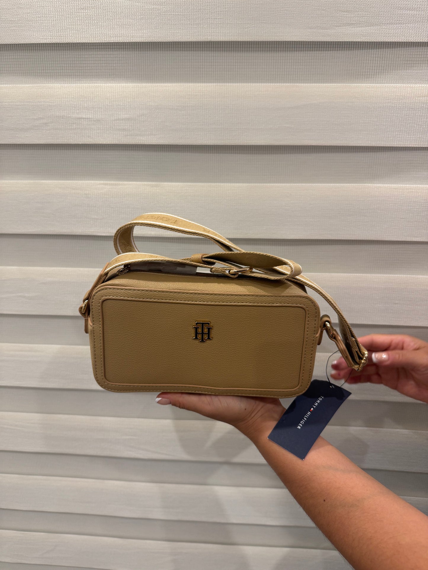 Crossbody Tommy