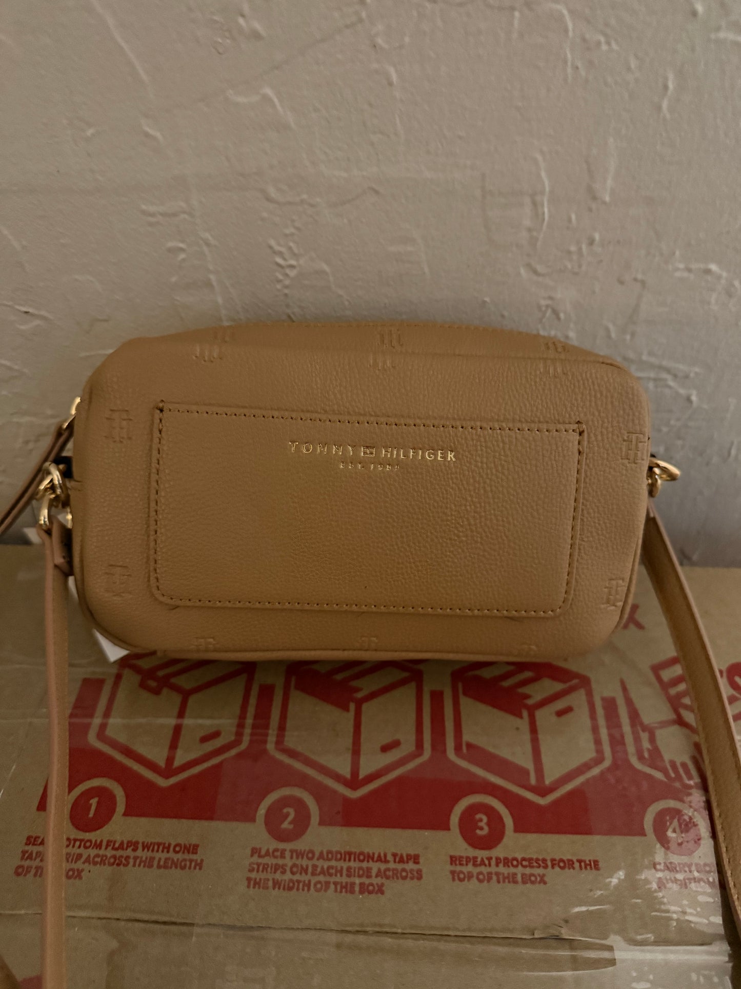 Crossbody Tommy