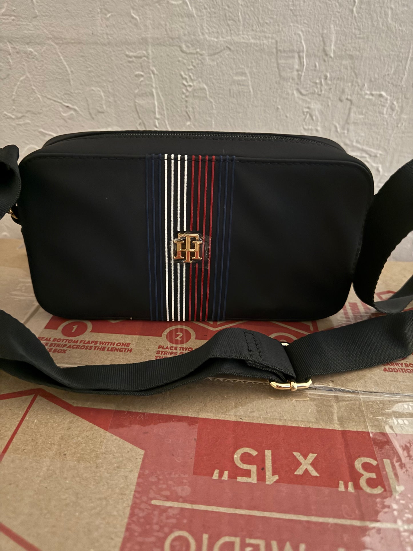 Crossbody Tommy