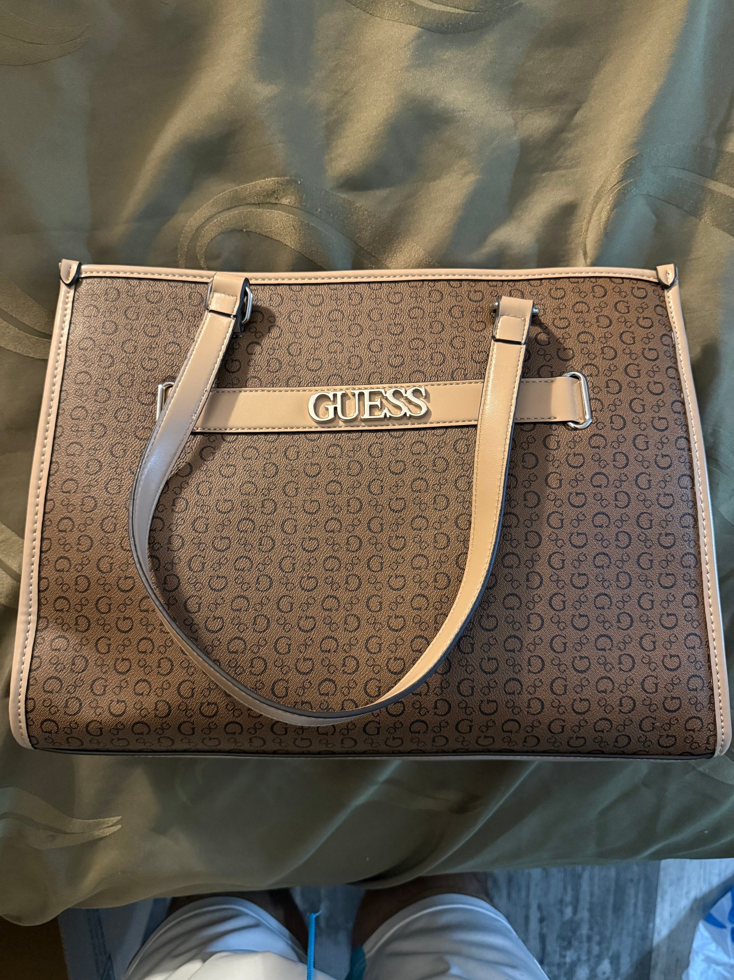 Cartera Guess