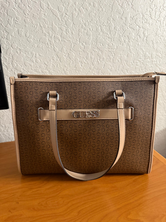 Cartera Guess - laptop 16 inches