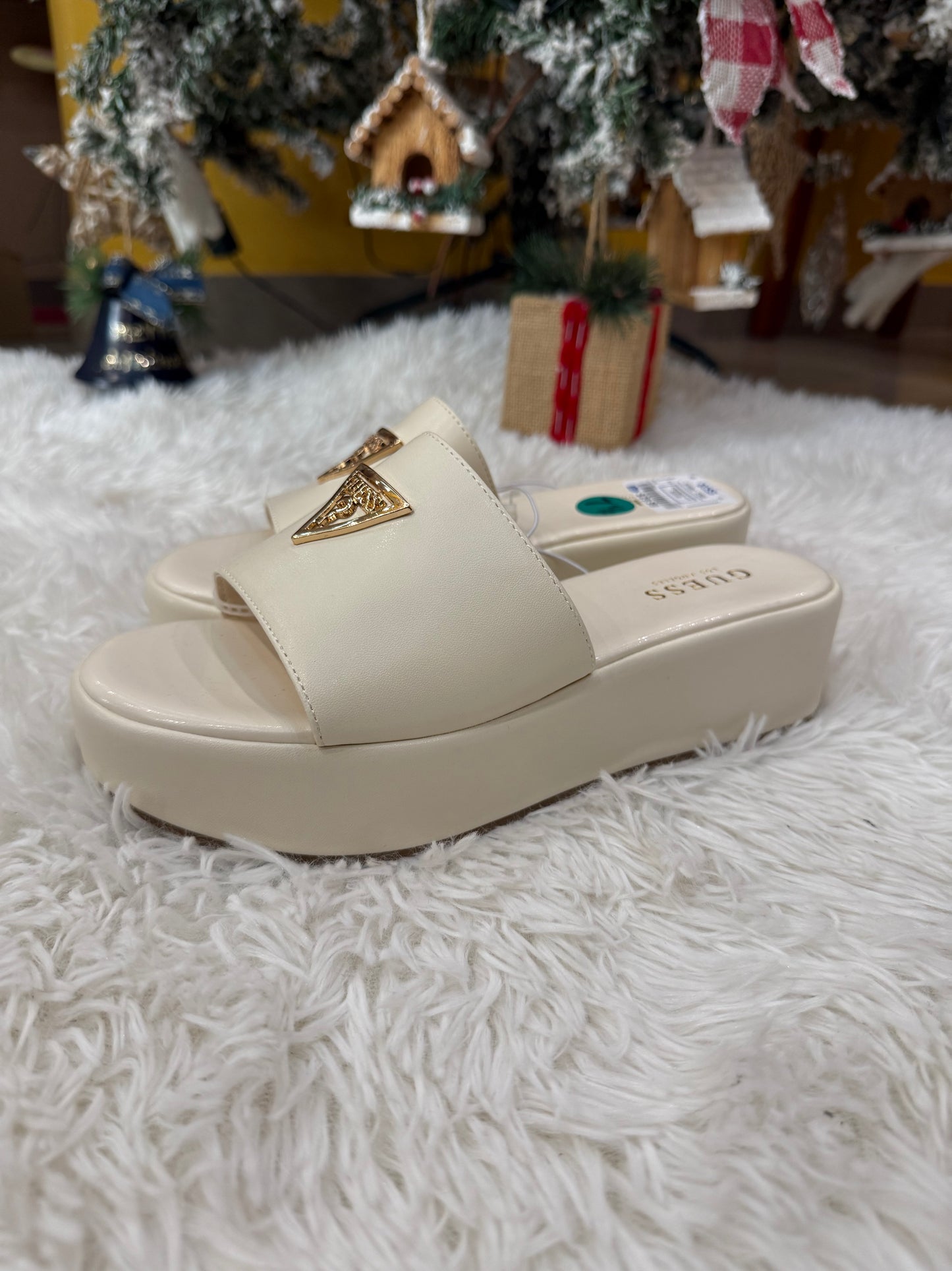 Sandalias Guess Crema