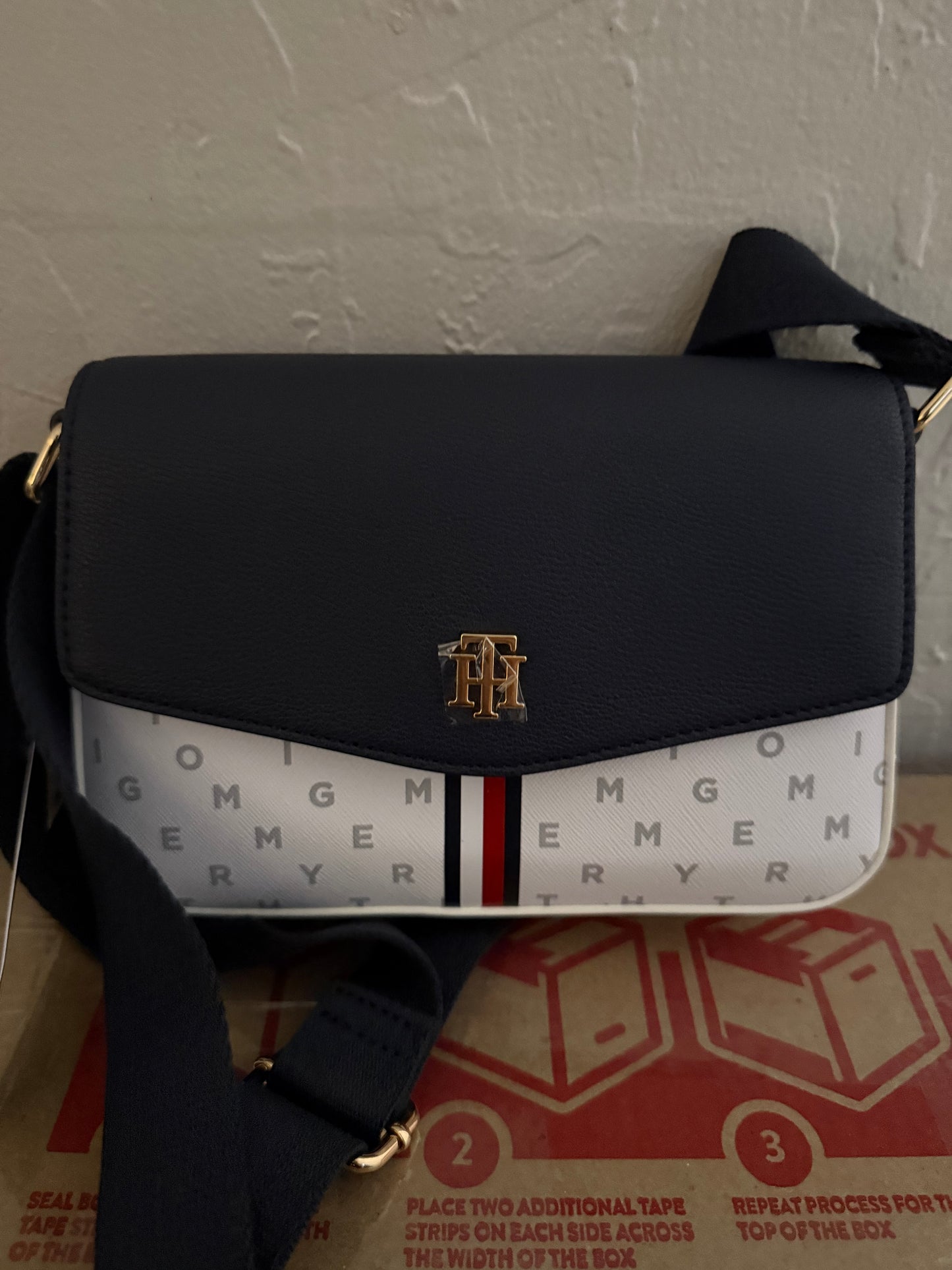 Crossbody Tommy