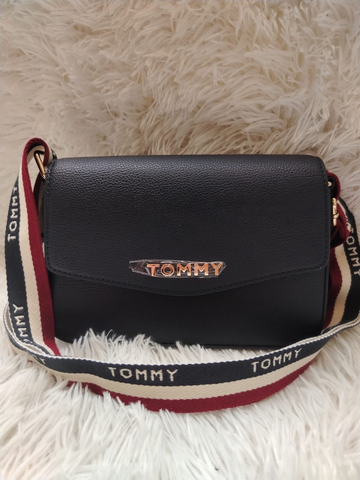 Crossbody Tommy