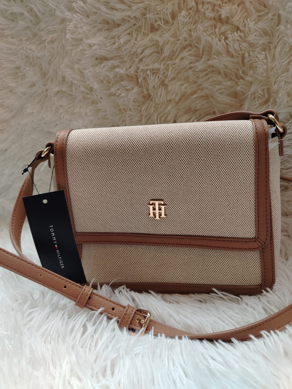 Crossbody Tommy