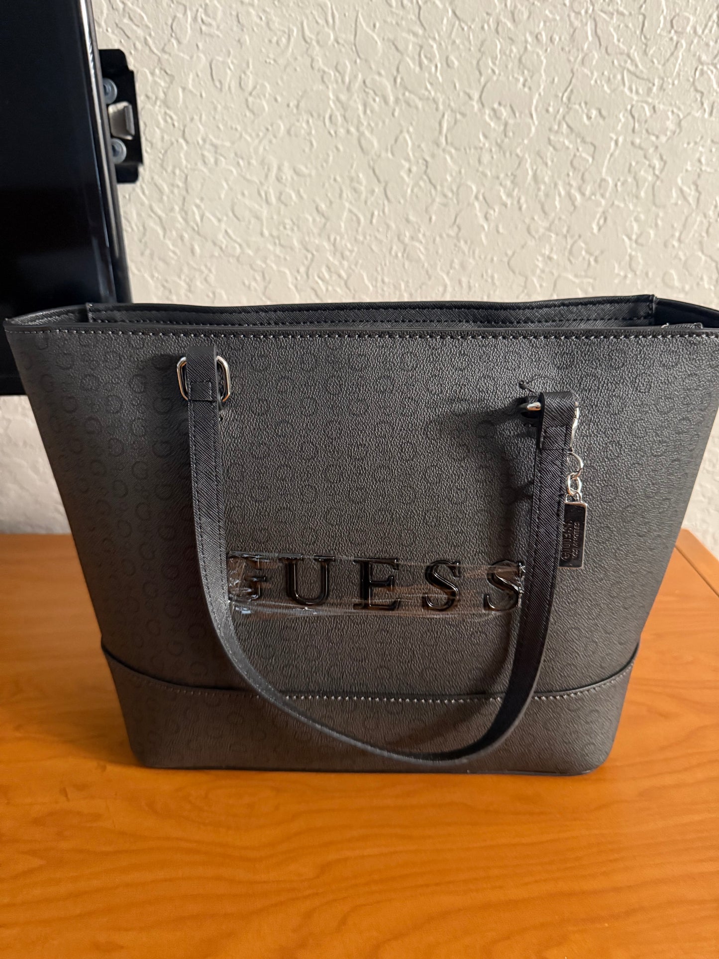 Cartera Guess a4