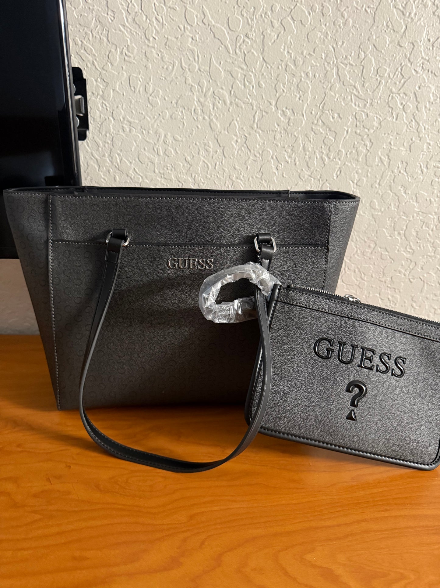 Cartera Guess laptop 16 pulgadas