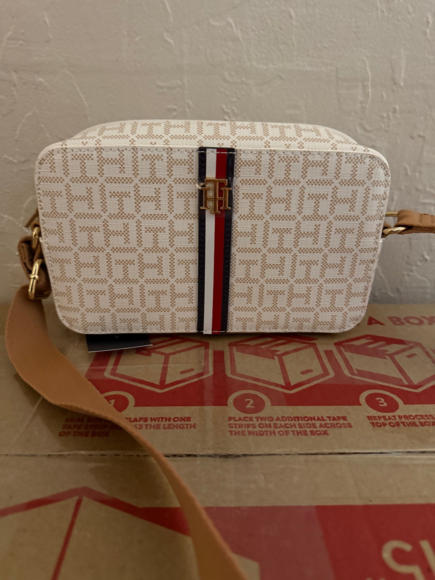 Crossbody Tommy