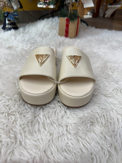 Sandalias Guess Crema
