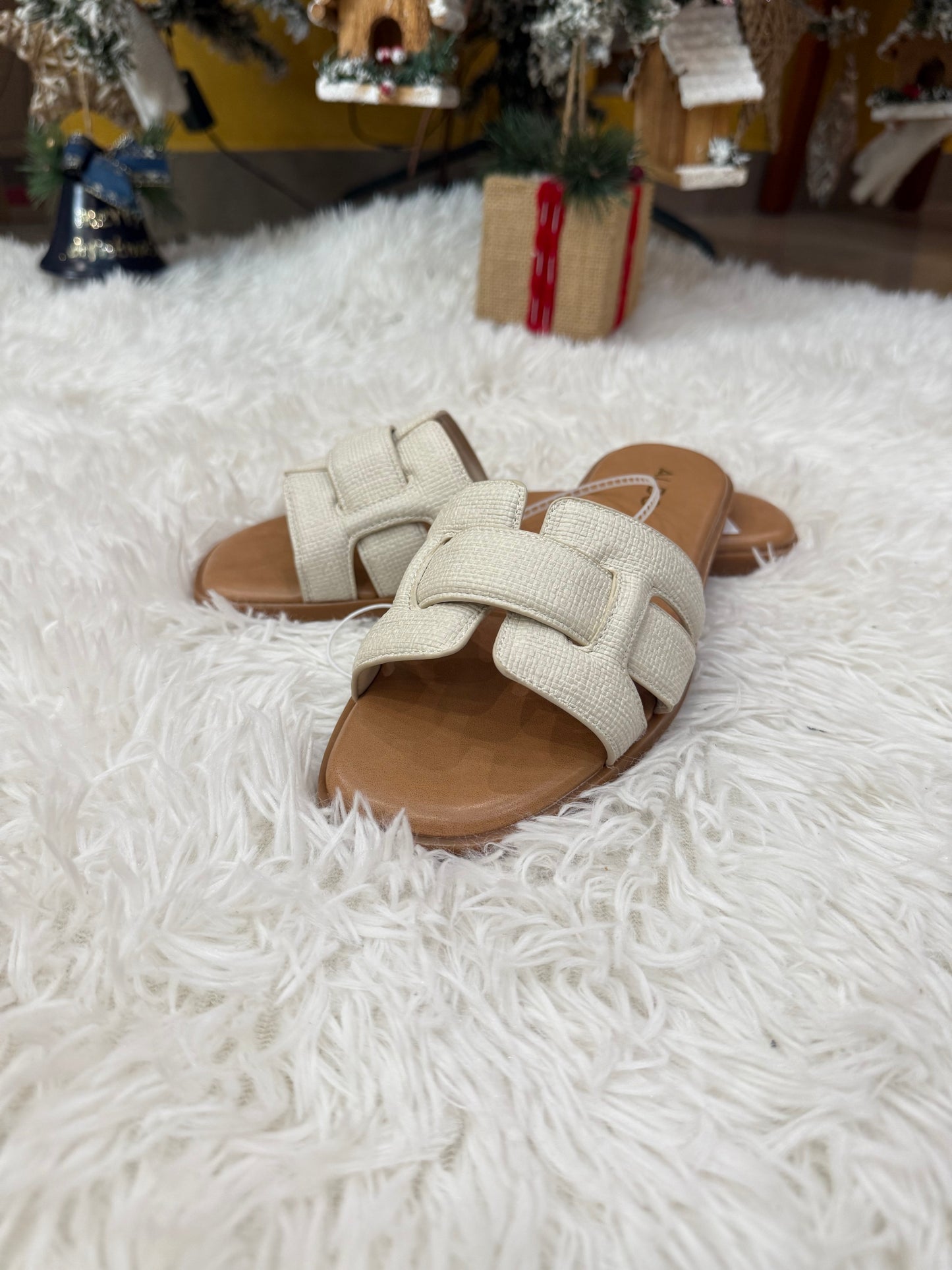 Sandalias Aldo Crema