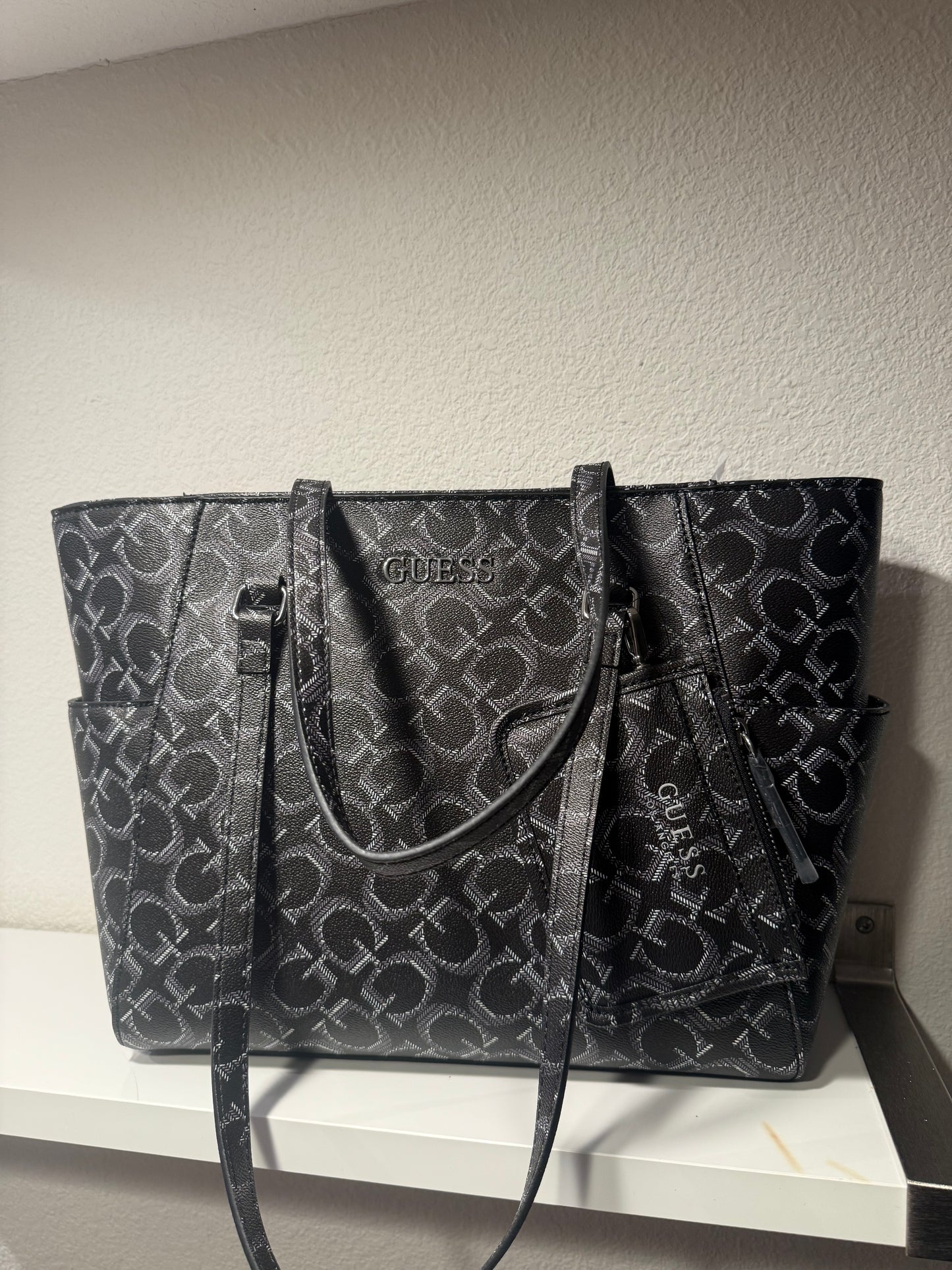 Cartera Guess - para laptop 16 pulgadas