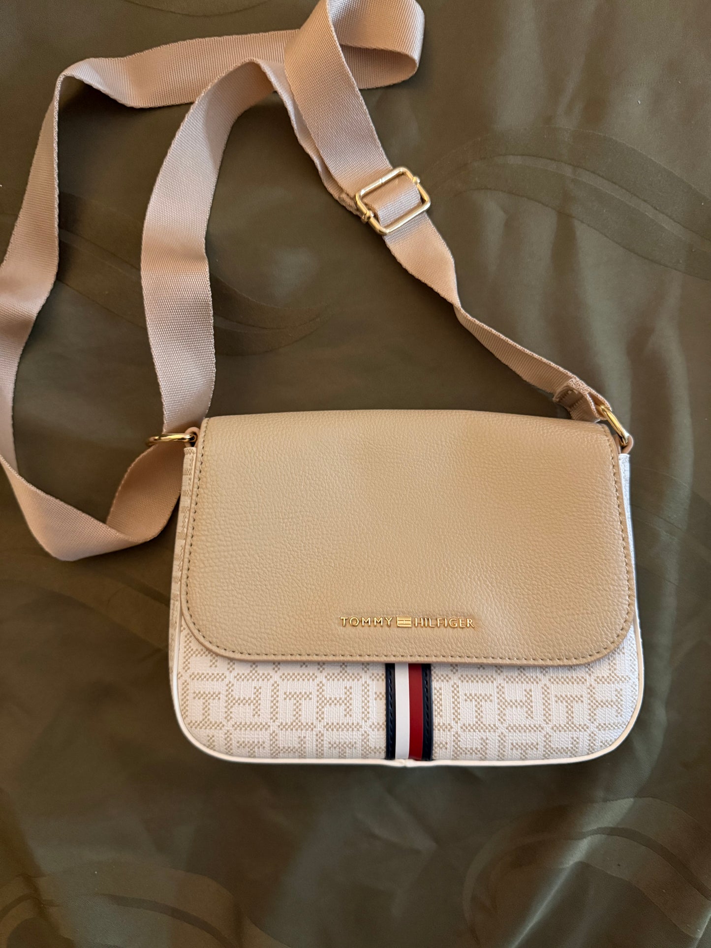 Crossbody Tommy