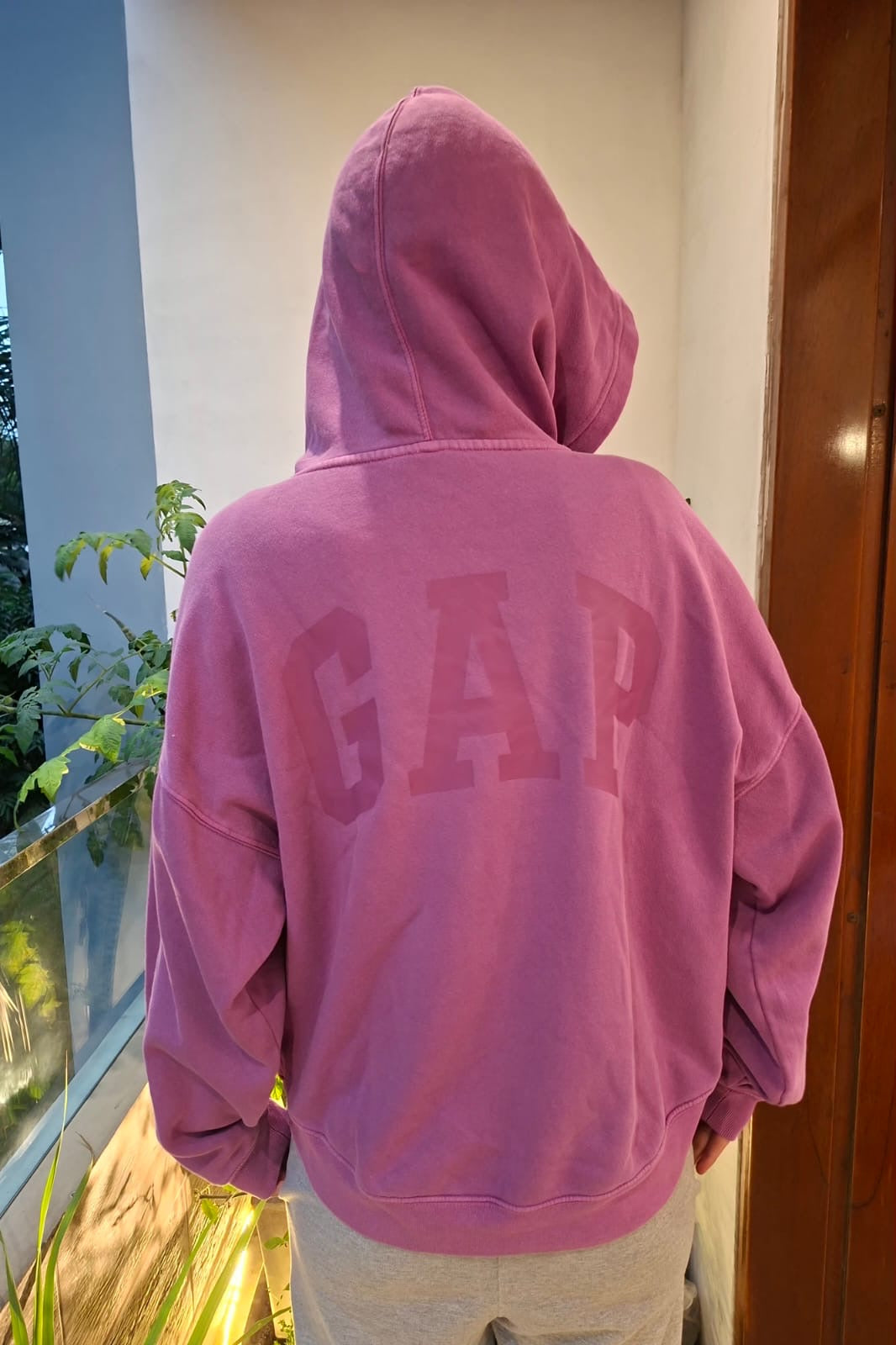 Polera viral GAP