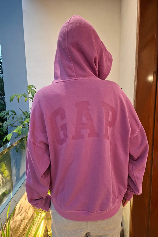 Polera viral GAP