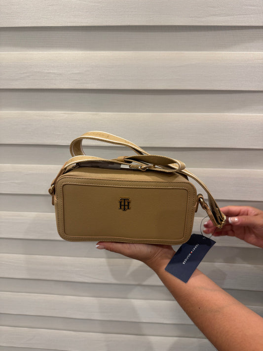 Crossbody Tommy