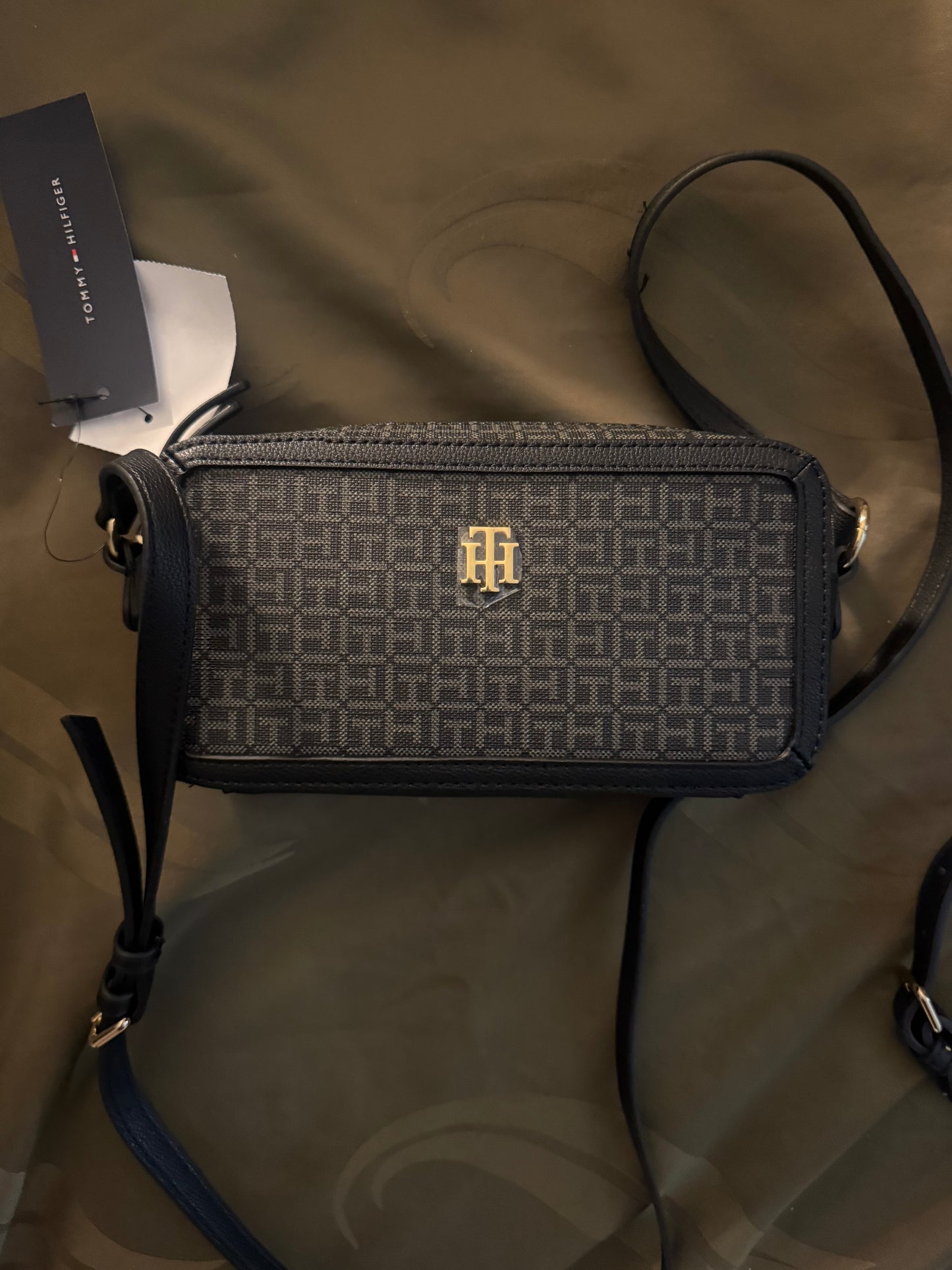 Crossbody Tommy