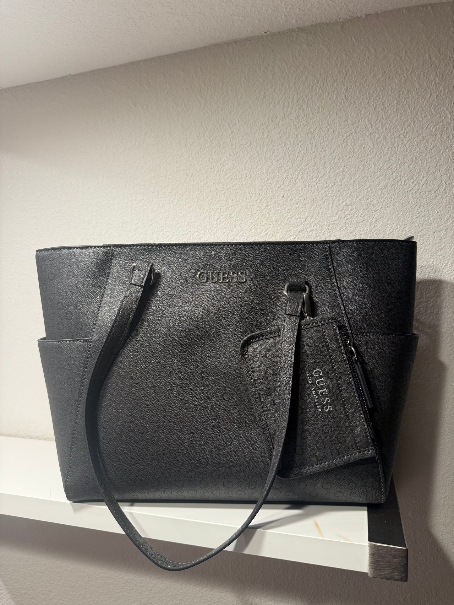Cartera Guess - para laptop 16 pulgadas