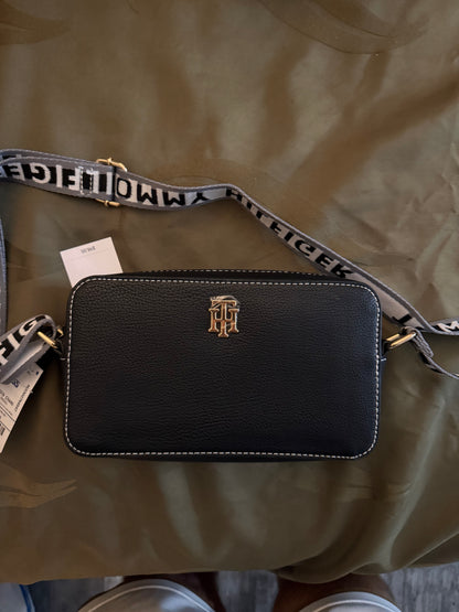 Crossbody Tommy