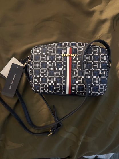 Crossbody Tommy