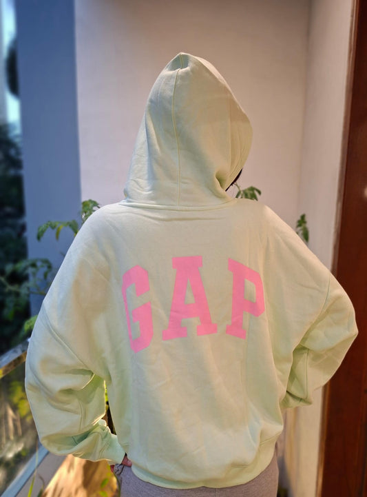 Polera viral GAP